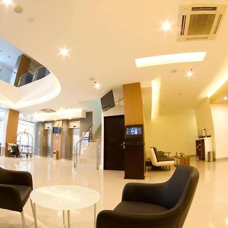 Hotel 88 Grogol By Wh Jakarta Exterior foto
